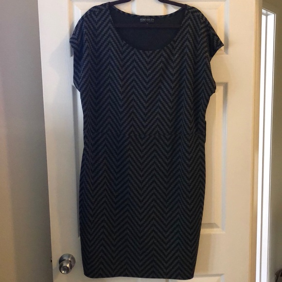 Dress - Picture 1 of 3